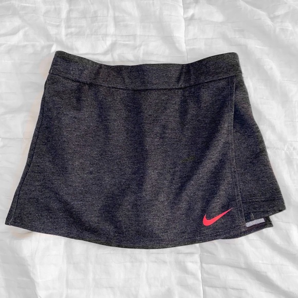 Nike grey tennis skort